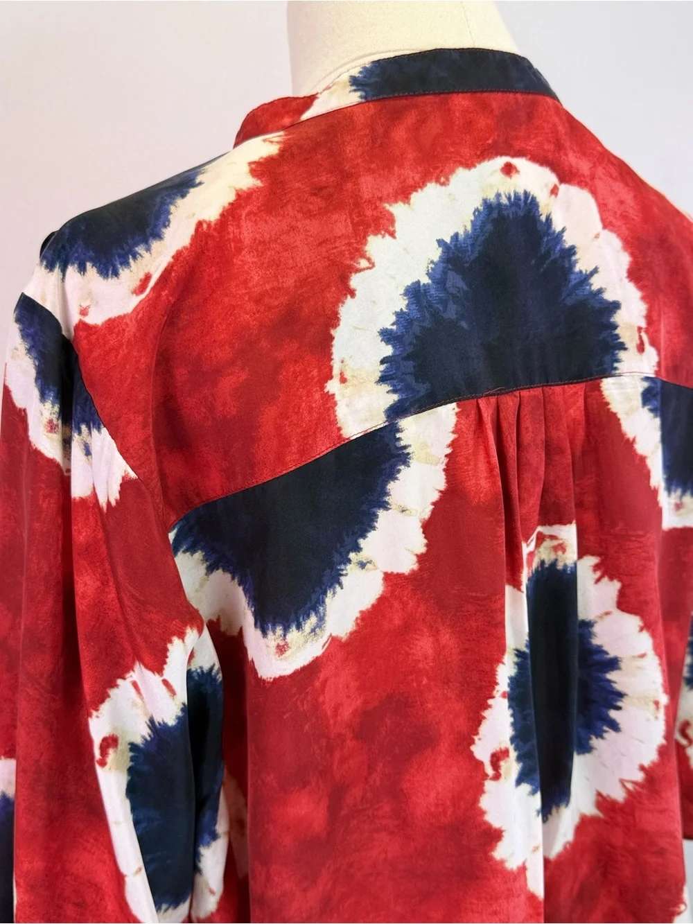 Michael Kors Women’s Red White Blue Silk Tie Dye V-Neck Short Sleeve Top Size XL